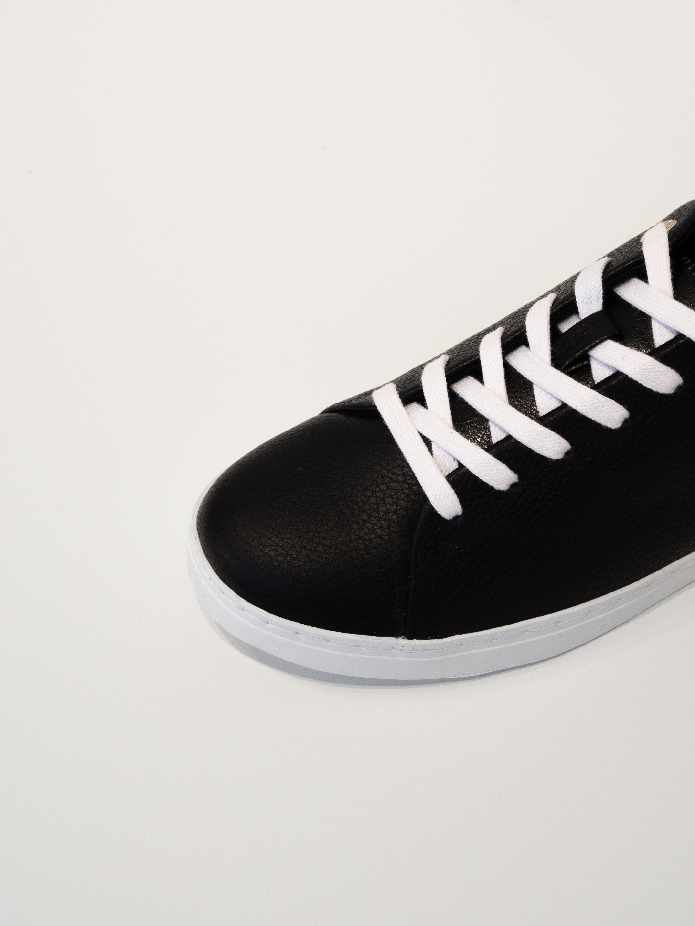 Mayzina Sneakers in Black
