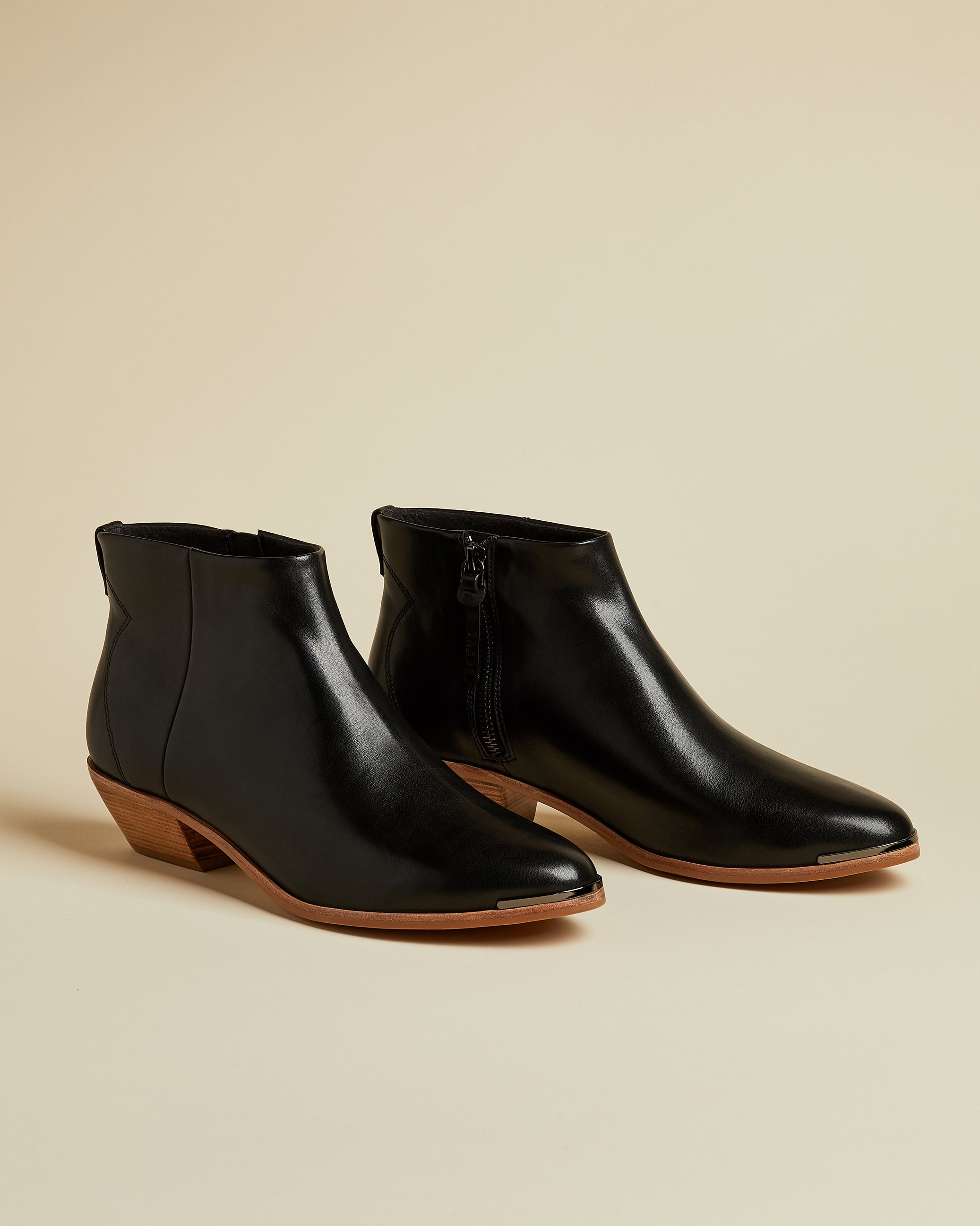 Dakota Boots in Black