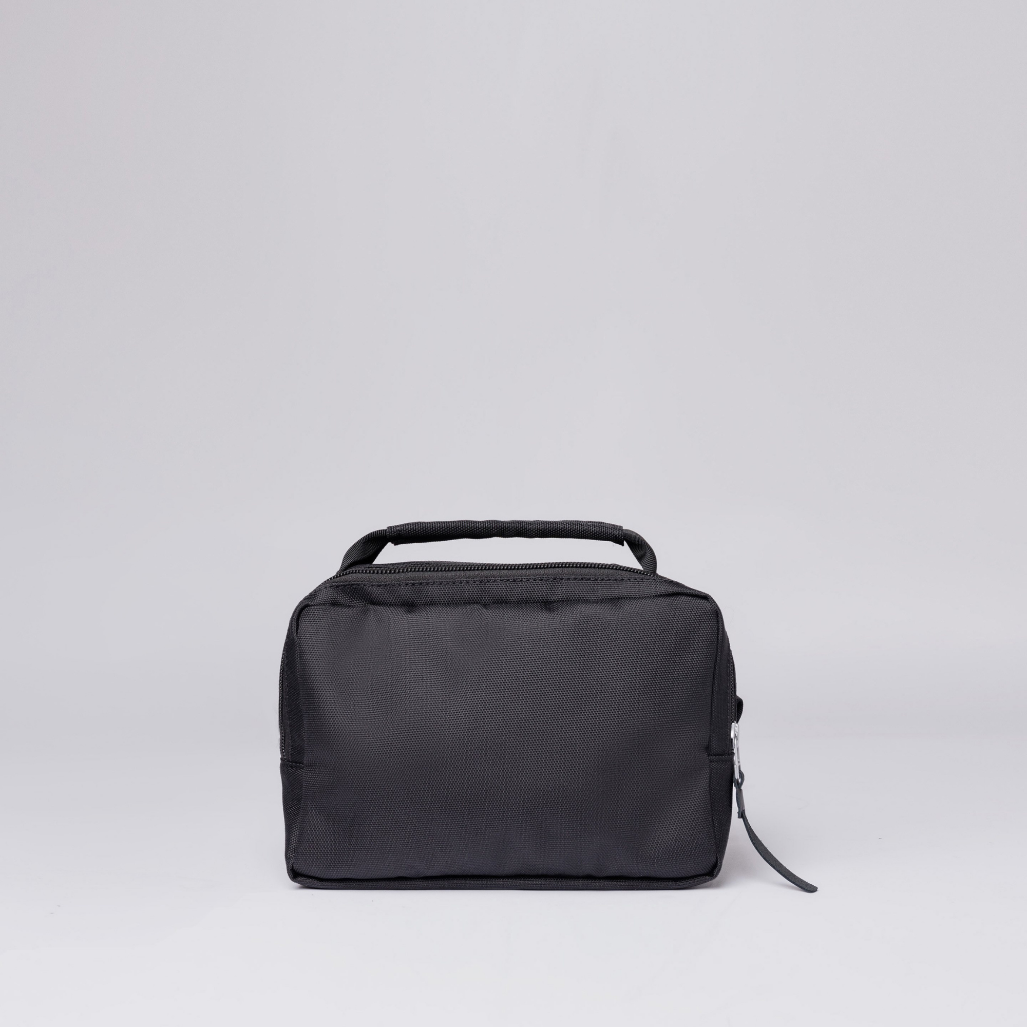 Sandqvist Gunnar Wash Bag in Black SQA2326 | Shop from eightywingold an official brand partner for Sandqvist Canada and US. 