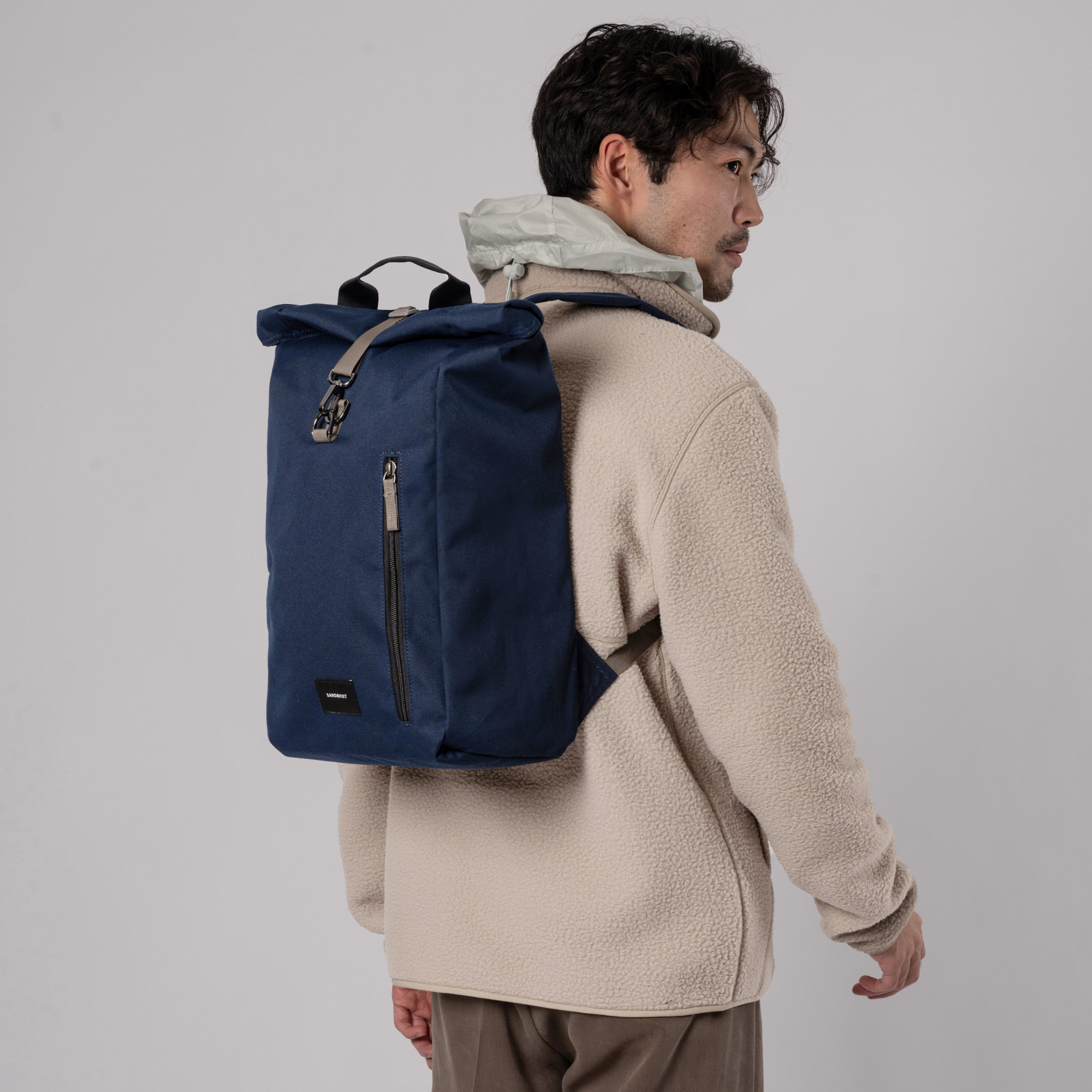 Sandqvist Dante Hook Backpack in Navy SQA2372| Shop from eightywingold an official brand partner for Sandqvist Canada and US. 