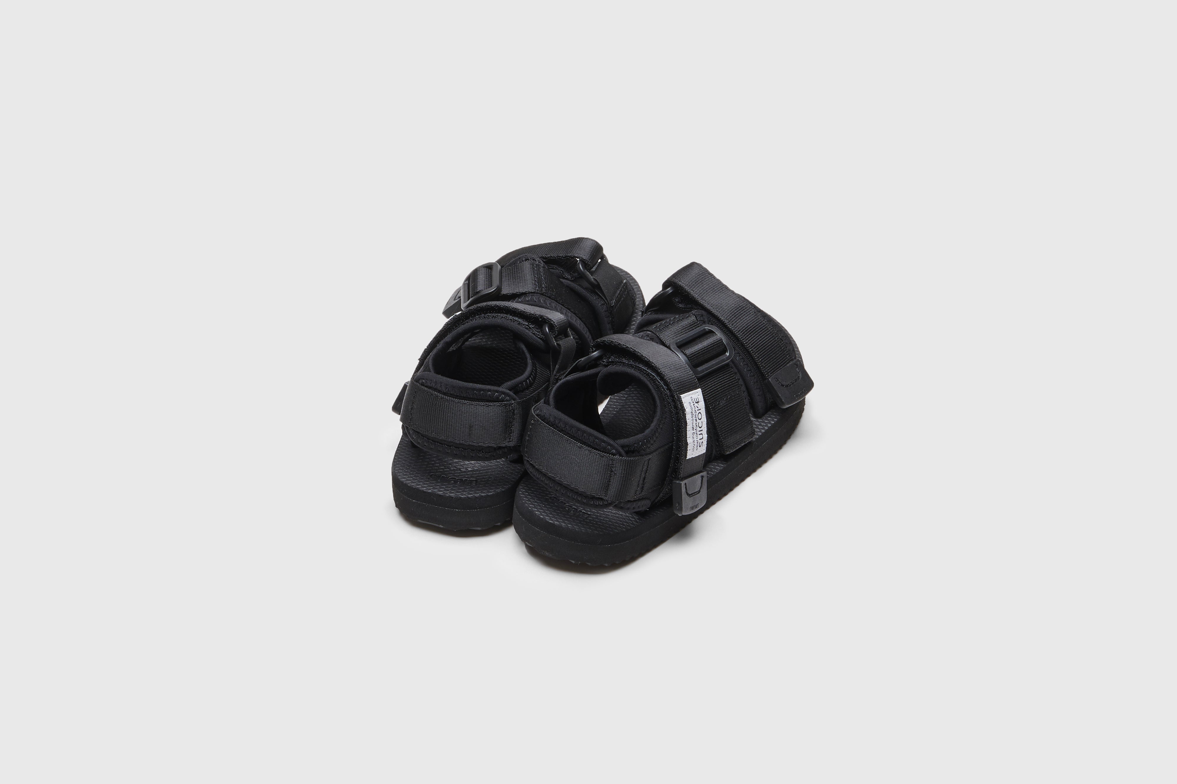 SUICOKE KISEE-kids sandals with black nylon upper, black midsole and sole, strap and logo patch. From Spring/Summer 2023 collection on eightywingold Web Store, an official partner of SUICOKE. OG-044KIDS BLACK