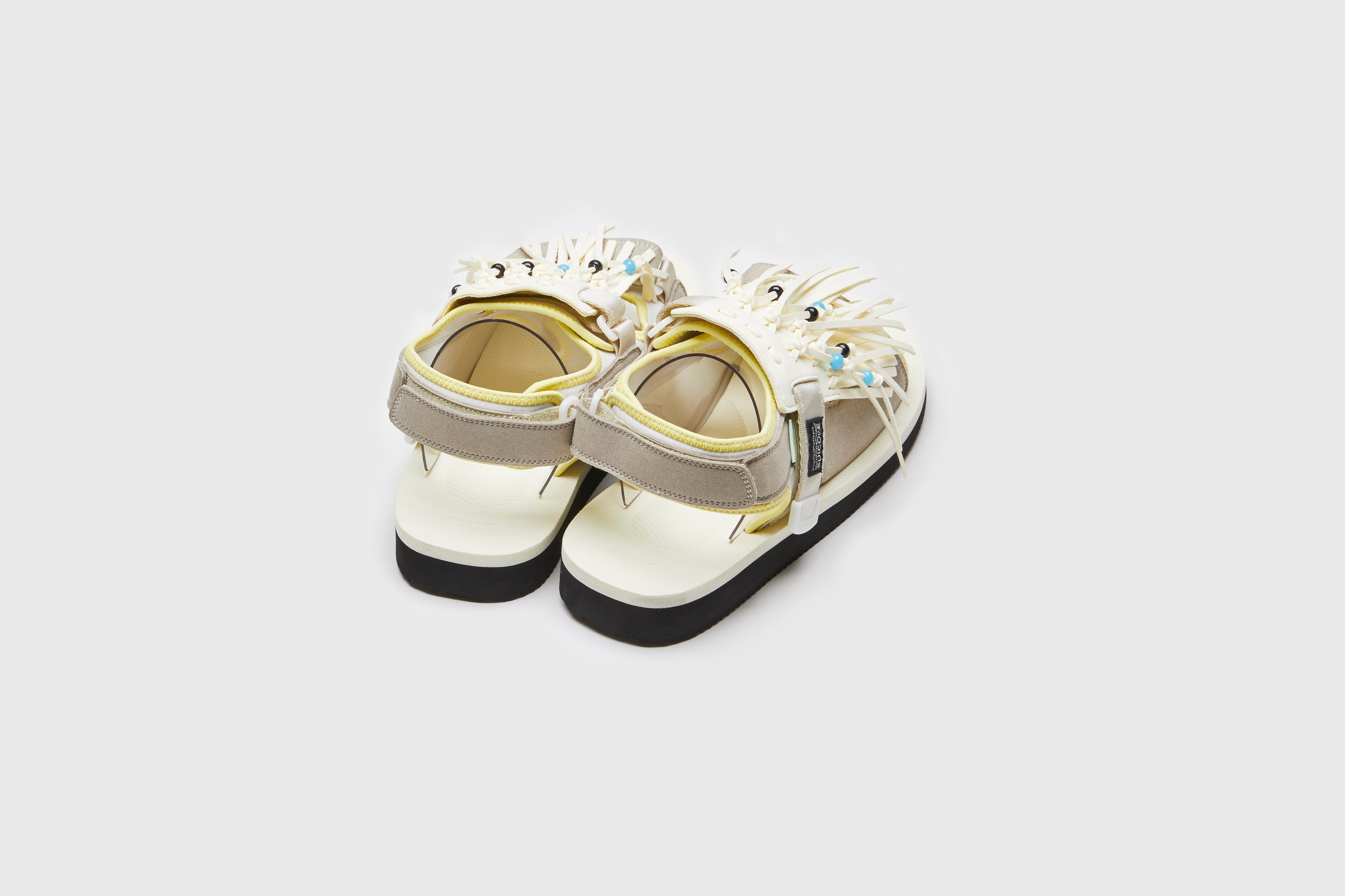 SUICOKE WAS-4AB sandals with ivory nylon upper, ivory midsole and sole, strap and logo patch. From Spring/Summer 2023 collection on eightywingold Web Store, an official partner of SUICOKE. OG-085-4AB IVORY