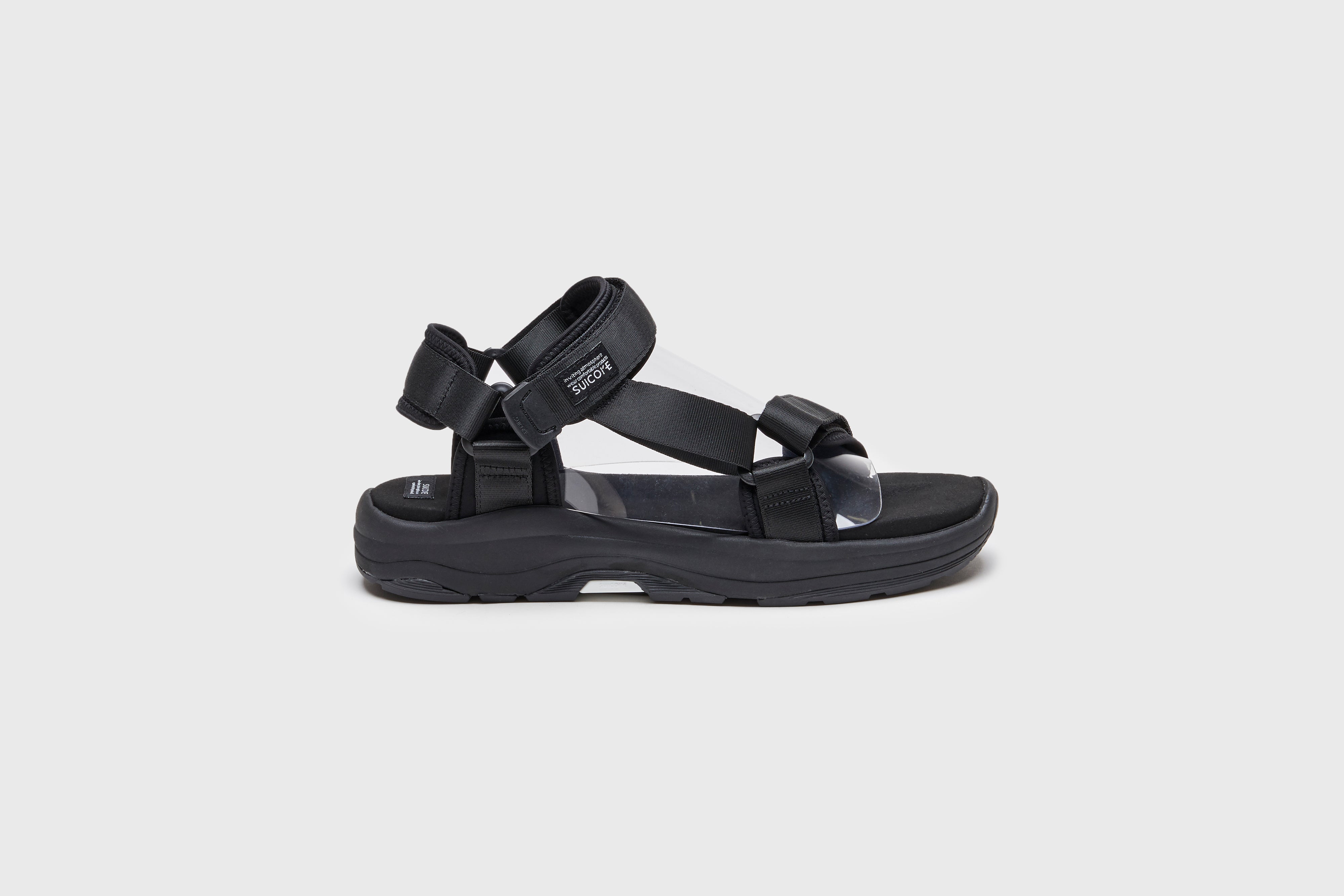 SUICOKE DEPA-Run slides with black nylon upper, black midsole and sole, strap and logo patch. From Spring/Summer 2023 collection on eightywingold Web Store, an official partner of SUICOKE. OG-333 BLACK