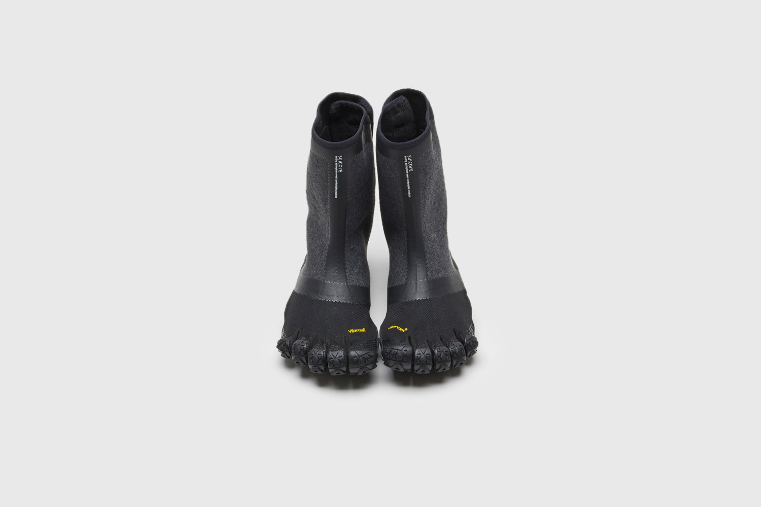 SUICOKE NIN-HI shoes with black nylon upper, black midsole and sole, strap and logo patch. From Spring/Summer 2023 collection on eightywingold Web Store, an official partner of SUICOKE. S20MHC BLACK